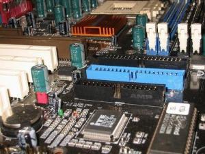 Computer chipset and electronic components