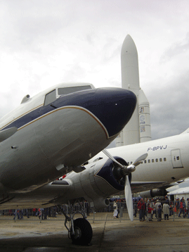 Le Bourget, SIAE 2009, Avion Dakota, Fusée Ariane